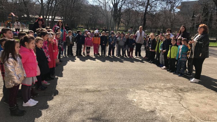 250 деца от Варна пяха „Хубава си, моя горо” по повод Седмицата на гората