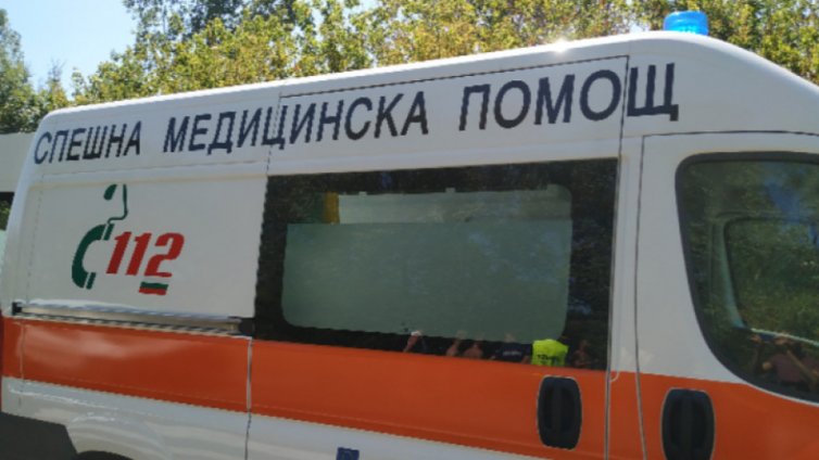 Кошмар на "Тракия": Бус с работници се обърна, трима души загинаха