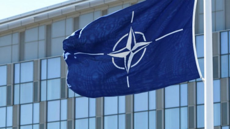 НАТО създаде кризисен щаб за военната операция на Турция в Сирия