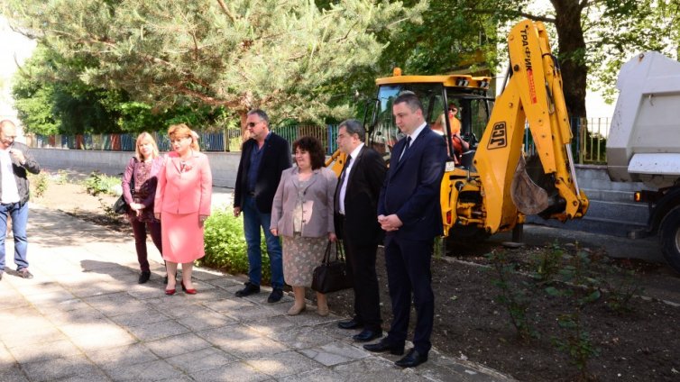 Разкриват 50 нови места в яслите