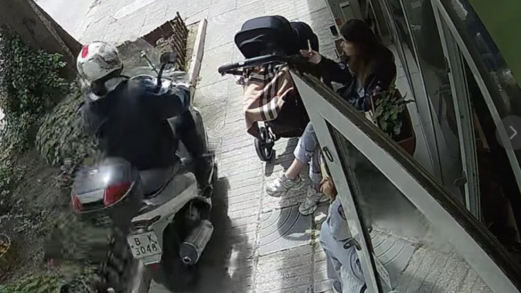 Майка от Русе пропищя от мъж с варненски скутер, карал по тротоара (ВИДЕО)