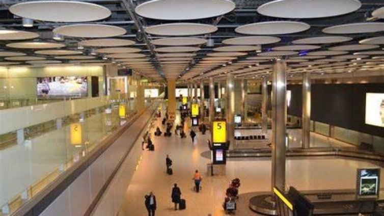 От октомври в Англия само с международен паспорт