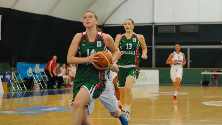 Борислава Христова тренира с 20-годишните националки