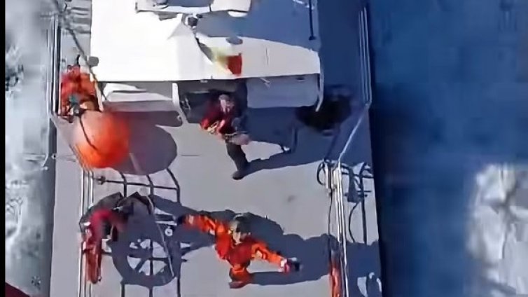 Кораб потъна в Черно море, двама загинаха (ВИДЕО)