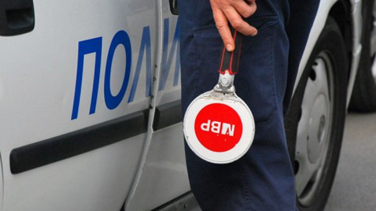 Пиян шофьор опита да подкупи полицаи с 37 лева
