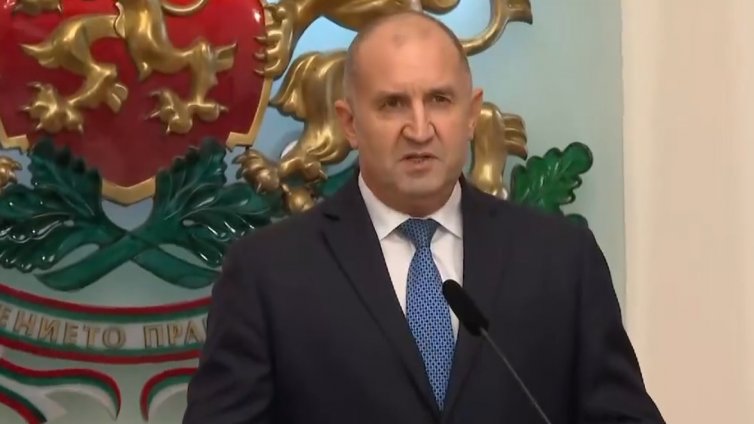 Румен Радев напуска Президентството и прави партия