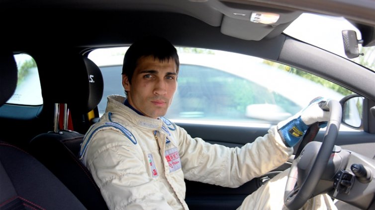 Тодор Славов в уникална надпревара с топ-пилоти