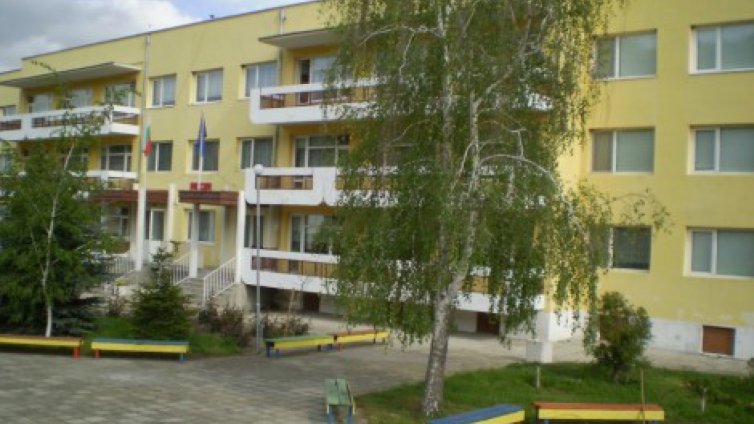 Заразената градина в Белослав пламна от COVID-19 - РЗИ я затваря