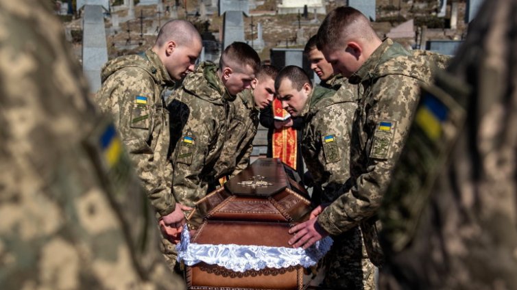 Странна инфекция масово поразява украинските войници