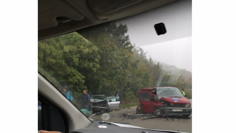 Жена загина при челен сблъсък край Варна