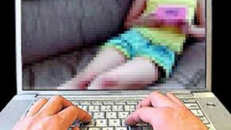 Арестуваха хирург от Добрич за детско порно