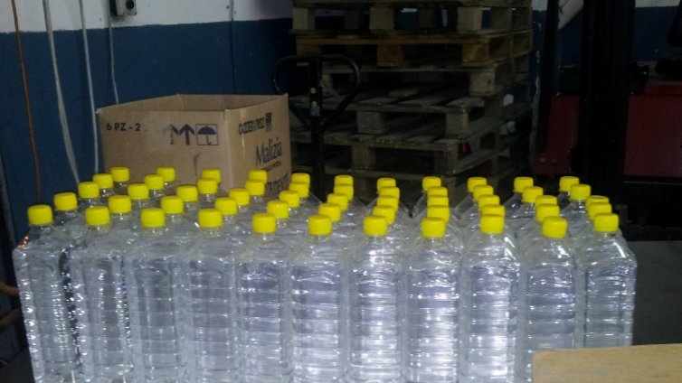30 000 л вино менте задържаха митничари
