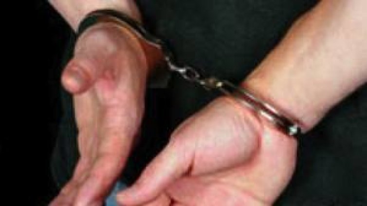 Полицай задържан под стража за измама