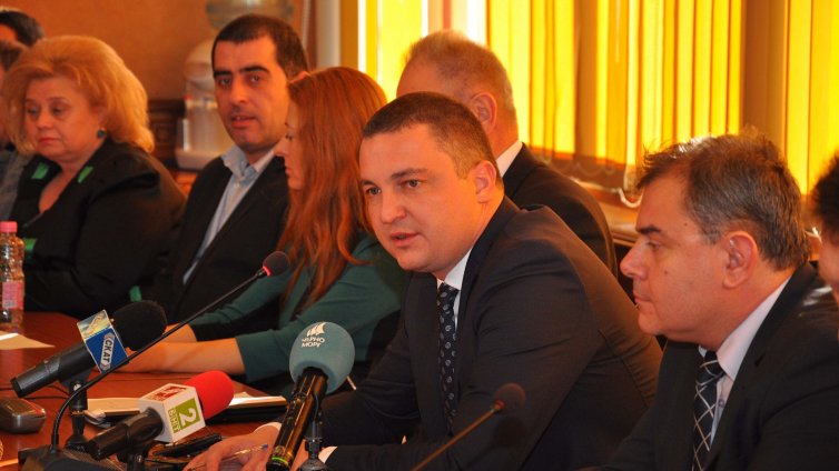 Ще строят 233 нови детски площадки