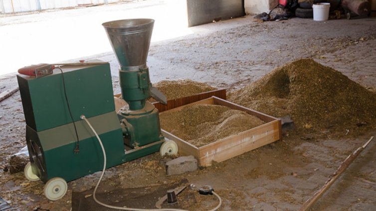 Разбиха нелегална фабрика за производство на нарязан тютюн