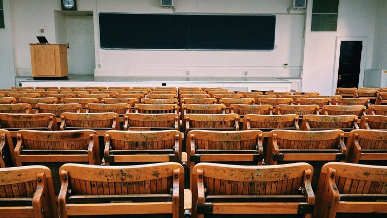 Символичен протест на преподаватели от ВУЗ-овете днес