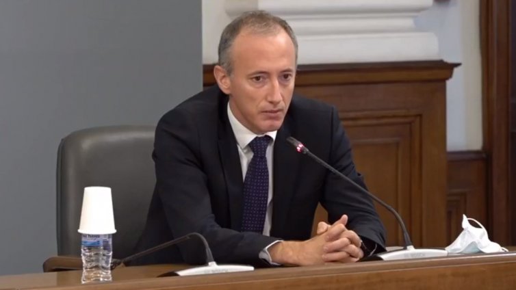 Вълчев: Бави се доставката на електронни устройства за учениците