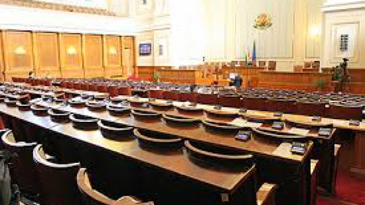 Депутатите не събраха кворум за вота на недоверие