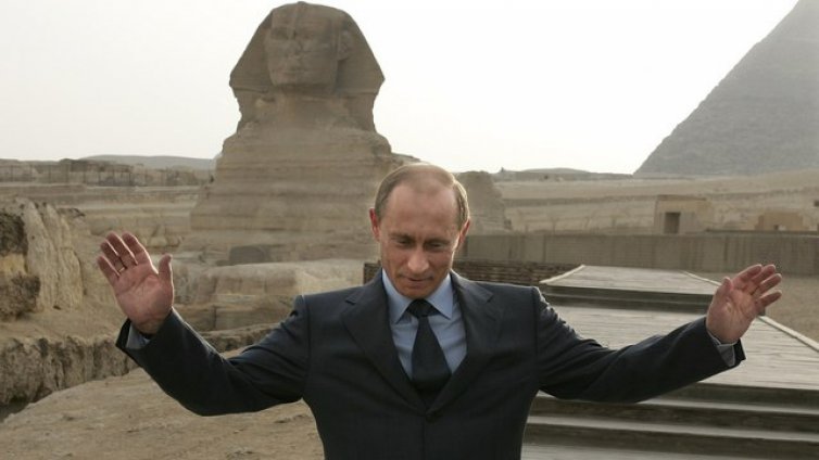 Путин пристигна на визита в Египет