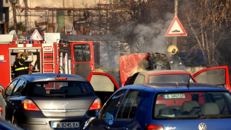 Кола горя на ул. "Капитан Райчо" (ВИДЕО)