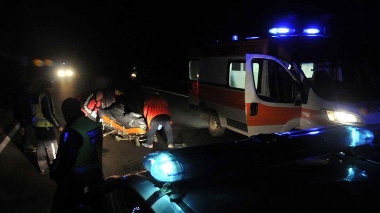 Шофьор загина на място, а семейство е в болница след зверска катастрофа по пътя Добрич-Албена