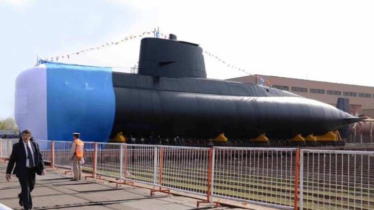 Уловиха сигнал в района на изгубената аржентинска подводница