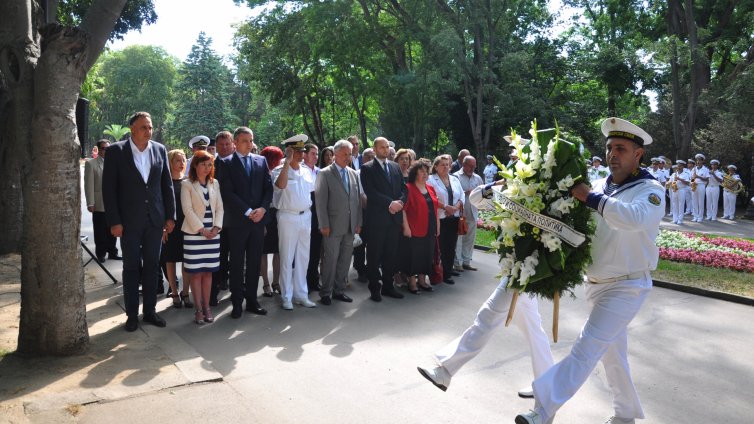 Варна преклони глава пред делото на Апостола (СНИМКИ)