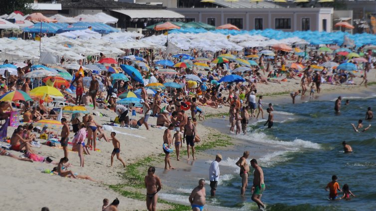 Юли си тръгва с жегa до 36 градуса