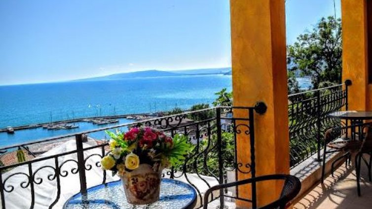 Българите изкушени от ваканционни имоти по морето. Колко ли струват?