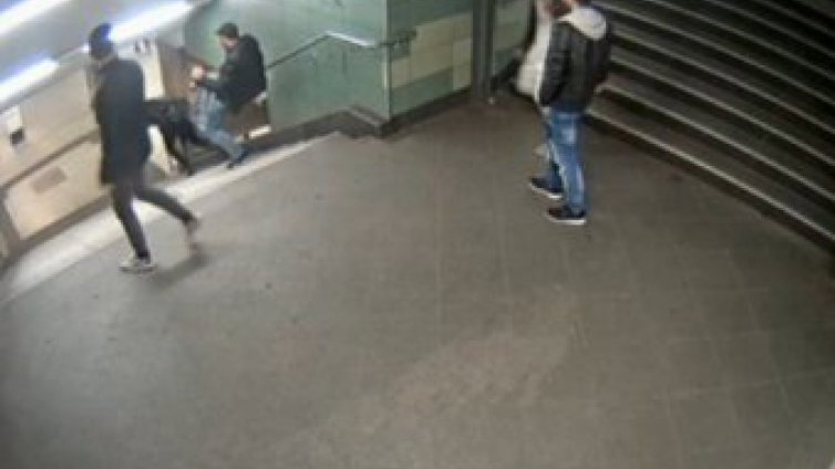Издадена е европейска заповед за арест на нашенеца,  нападнал момиче в берлинското метро