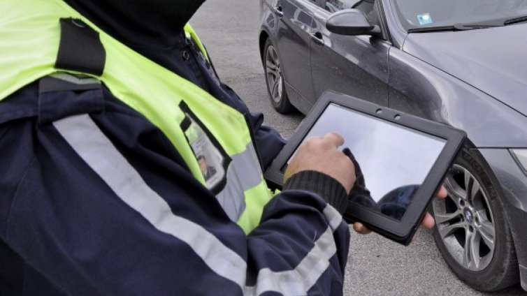 За ден: Двама без книжки зад волана във Варненско