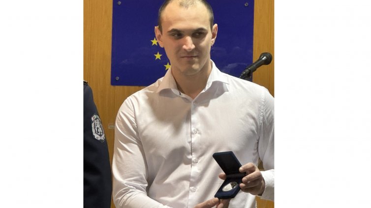 Наградиха варненски полицай, разкрил над 10 престъпления