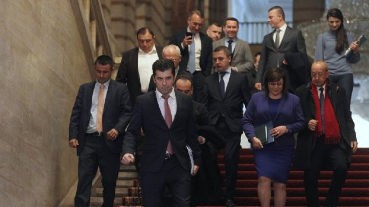 Петков: Ще подкрепим бизнеса за тока и през април