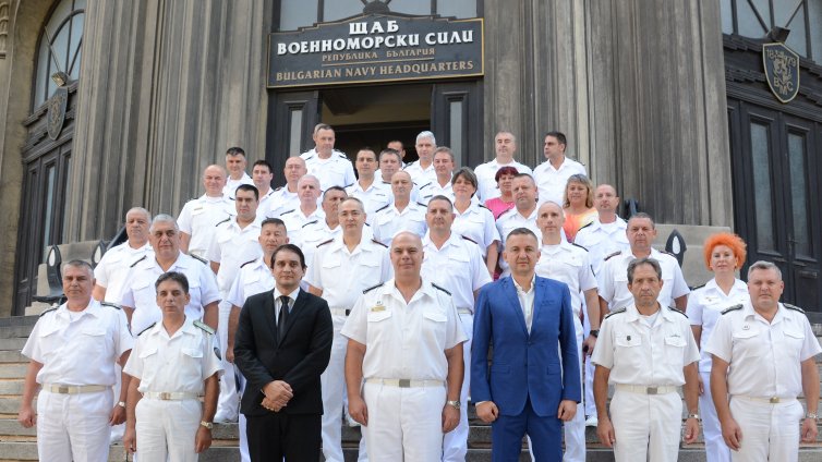 Иван Портних награди военнослужещи по повод празника на ВМС (СНИМКИ)
