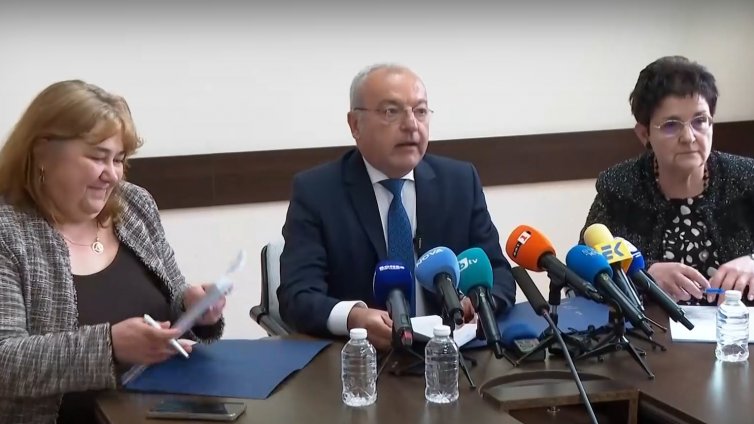 Гълъб Донев: Увеличаваме пенсиите, запазваме размера на данъците