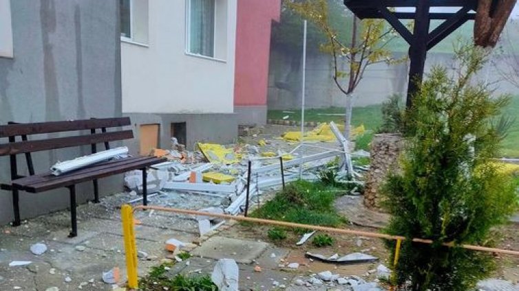 Взрив събуди "Владиславово" в сряда. Жена е в болница