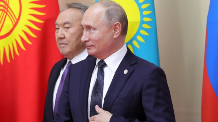 Ще тръгне ли Путин по стъпките на Назарбаев?