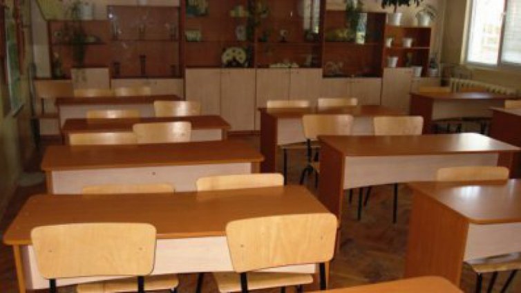 Четвъртокласниците на последна матура днес