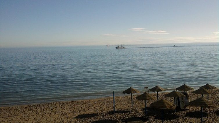 Продължава премахването на незаконни обекти по Черноморието