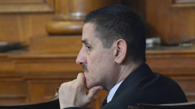 След загубата от омбудсМая: Константин Пенчев - в КС