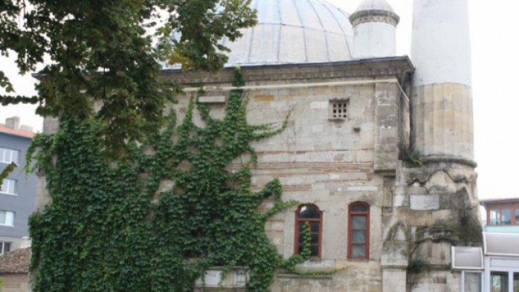 Осъдиха условно мъж, ремонтирал незаконно джамия в Силистра