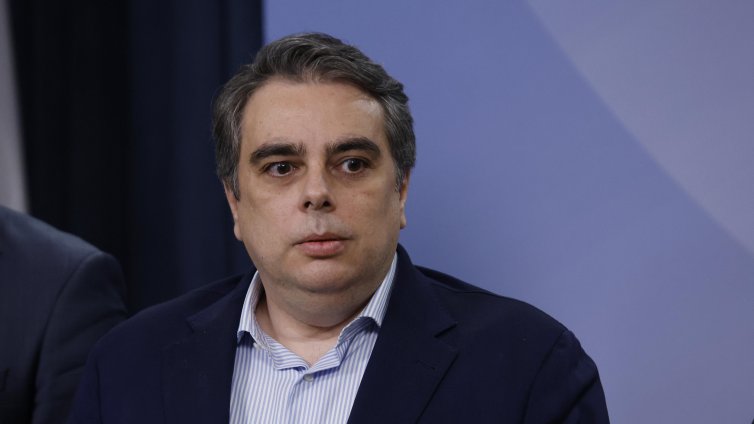 Асен Василев: Радев ни вкара във войната само за два месеца