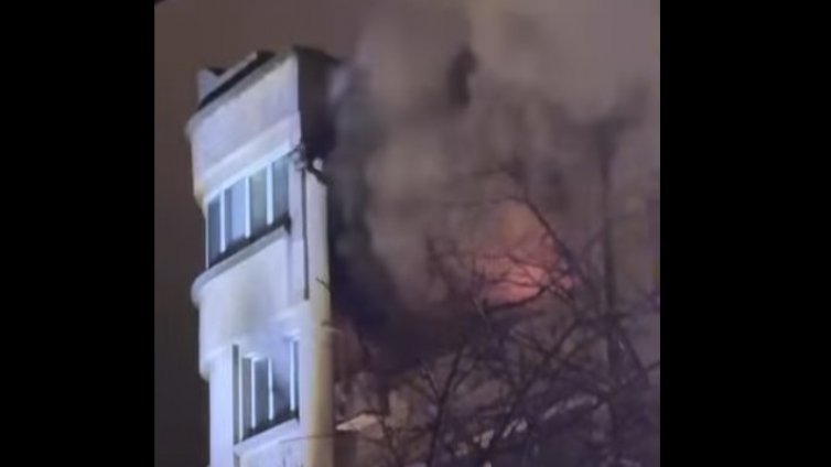 Голям пожар в апартамент на ул. "Дубровник" във Варна (ВИДЕО)
