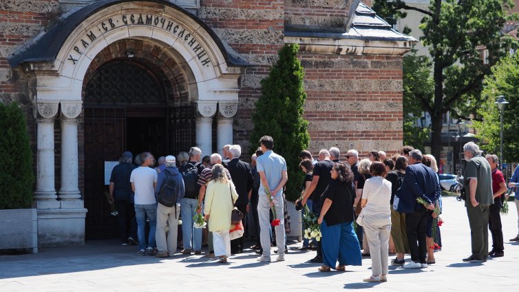 Близки и приятели изпратиха проф. Венцеслав Николов в последния му път 