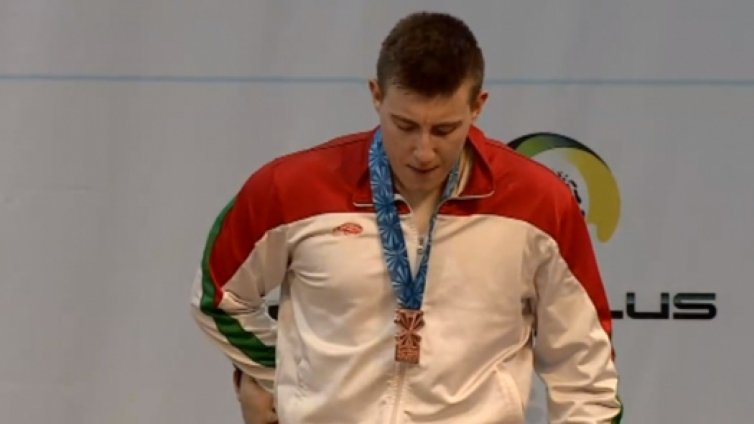 Варненецът Христо Христов с бронз в изхвърлянето, но травма го извади от двубоя на Световното по щанги