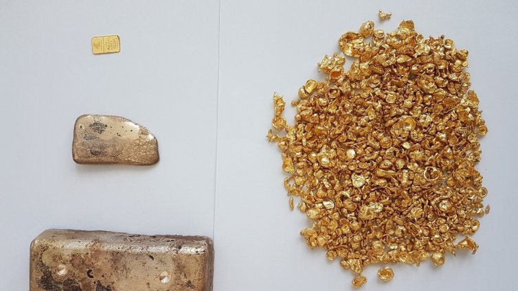 Контрабандно злато за над 100 000 лв. иззеха митничари