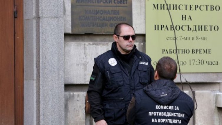 Сметната палата даде на КОНПИ директора на Природо-математическата гимназия в Добрич