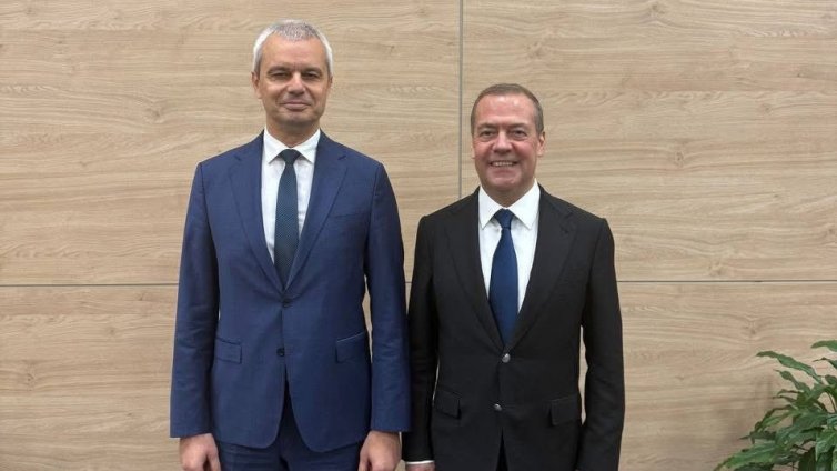 Костадинов се срещна с Медведев