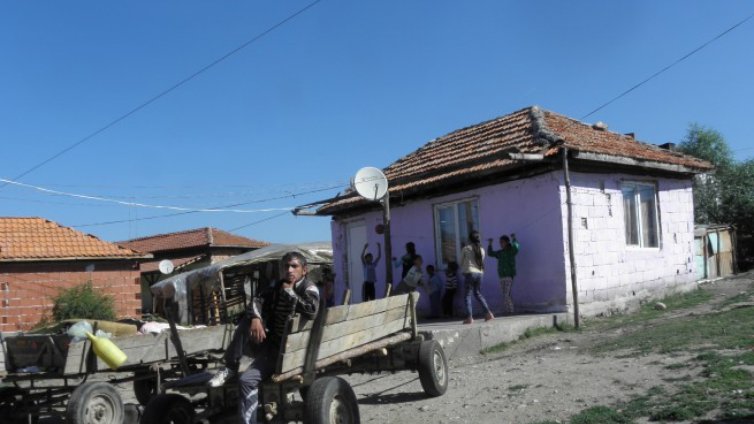 Гърмен призова местните да подслонят роми от незаконните къщи