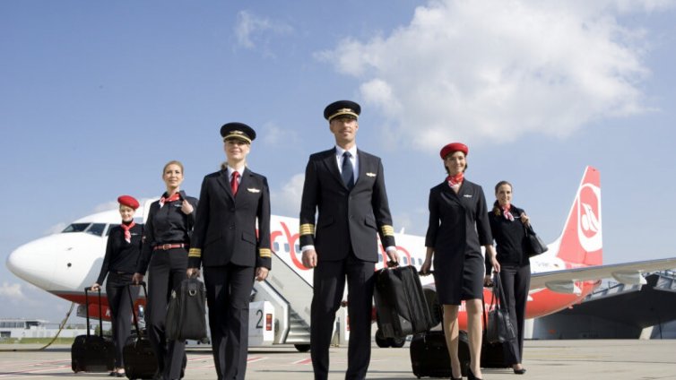 Пилотите и мениджърите на Air Berlin се съгласиха на орязването на заплатите